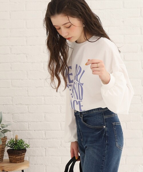 Cutie Blonde（キューティーブロンド）の「◆【レトロ感が可愛い】英字ロゴぽわん袖ロンT（Tシャツ/カットソー・レディース・ホワイト系その他/ホワイト系その他2/ホワイト系その他3/ブラック系1/ベージュ系/黄緑系3・02/03）」の14枚目の写真