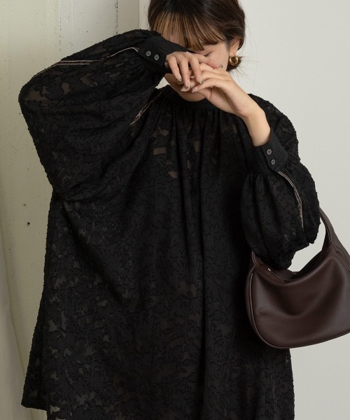 Amiur（エミレ）の「velour tape jacquard blouse（シャツ/ブラウス・レディース・アイボリー/ベージュ/ブラック・FREE）」の9枚目の写真
