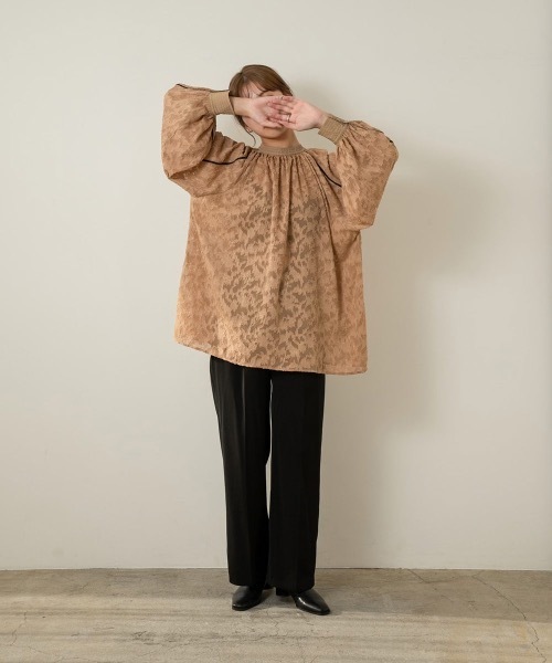 Amiur（エミレ）の「velour tape jacquard blouse（シャツ/ブラウス・レディース・アイボリー/ベージュ/ブラック・FREE）」の5枚目の写真