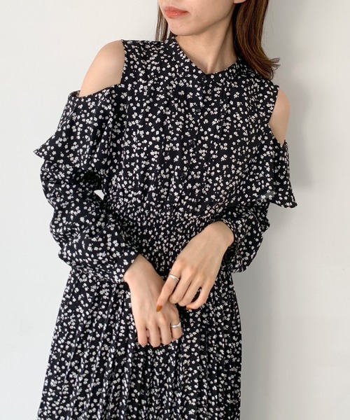 OLIVE des OLIVE（オリーブデオリーブ）の「肩あきプリーツワンピース（ワンピース・レディース・オフホワイト/サックスブルー/ブラック・FREE）」の14枚目の写真