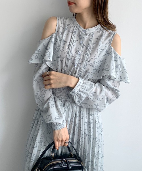 OLIVE des OLIVE（オリーブデオリーブ）の「肩あきプリーツワンピース（ワンピース・レディース・オフホワイト/サックスブルー/ブラック・FREE）」の19枚目の写真