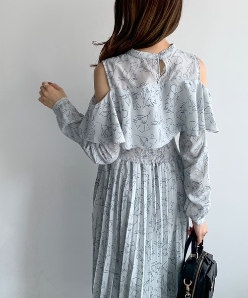 OLIVE des OLIVE（オリーブデオリーブ）の「肩あきプリーツワンピース（ワンピース・レディース・オフホワイト/サックスブルー/ブラック・FREE）」の21枚目の写真