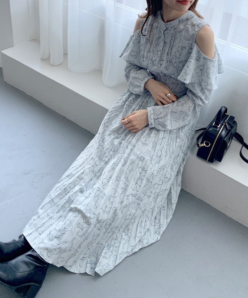 OLIVE des OLIVE（オリーブデオリーブ）の「肩あきプリーツワンピース（ワンピース・レディース・オフホワイト/サックスブルー/ブラック・FREE）」の22枚目の写真