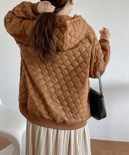 ボア切り替えキルティングパーカー