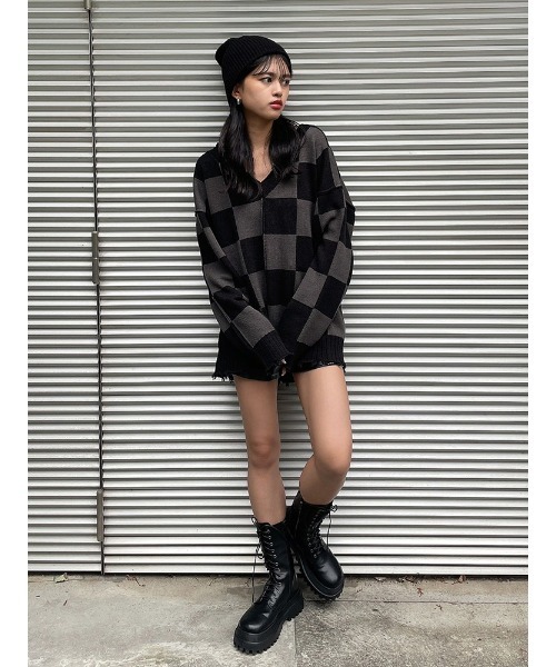 ENVYM(アンビー)の「VネックオーバーサイズKNIT(ニット/セーター・レディース・グレー/ブラック/ベージュ・FREE)」の6枚目の写真