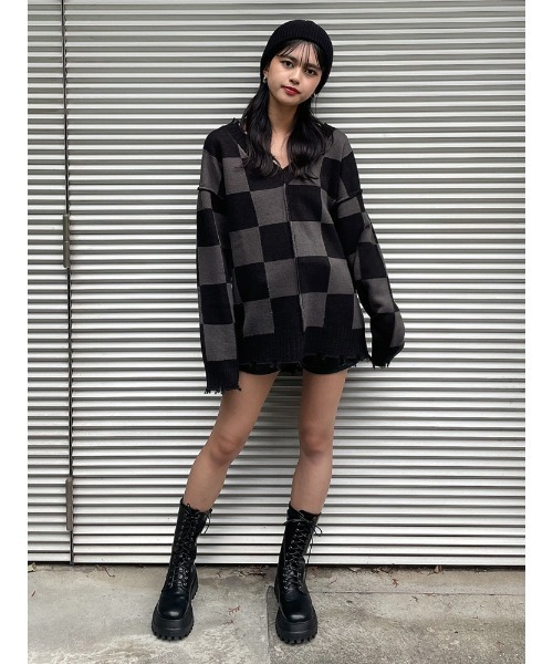 ENVYM(アンビー)の「VネックオーバーサイズKNIT(ニット/セーター・レディース・グレー/ブラック/ベージュ・FREE)」の7枚目の写真