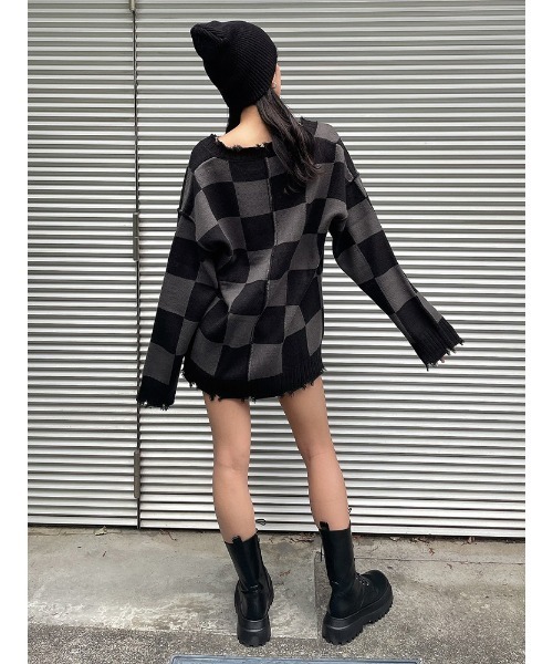 ENVYM(アンビー)の「VネックオーバーサイズKNIT(ニット/セーター・レディース・グレー/ブラック/ベージュ・FREE)」の8枚目の写真