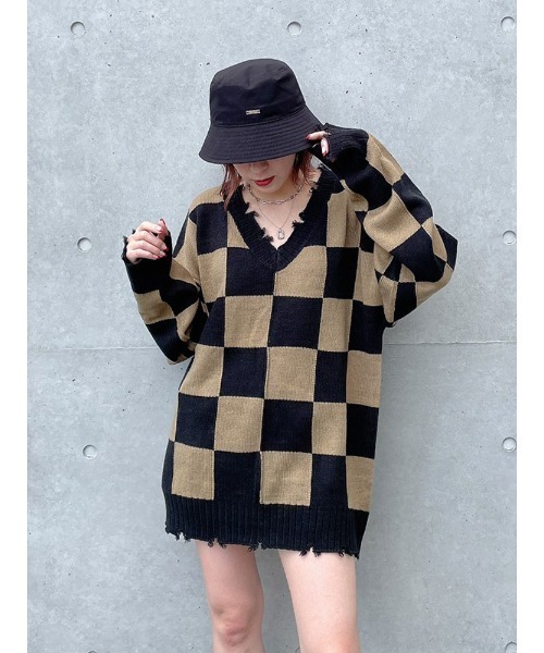 ENVYM(アンビー)の「VネックオーバーサイズKNIT(ニット/セーター・レディース・グレー/ブラック/ベージュ・FREE)」の10枚目の写真