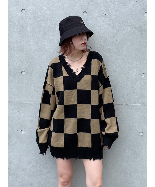 ENVYM(アンビー)の「VネックオーバーサイズKNIT(ニット/セーター・レディース・グレー/ブラック/ベージュ・FREE)」の11枚目の写真