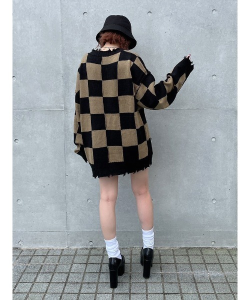 ENVYM(アンビー)の「VネックオーバーサイズKNIT(ニット/セーター・レディース・グレー/ブラック/ベージュ・FREE)」の15枚目の写真