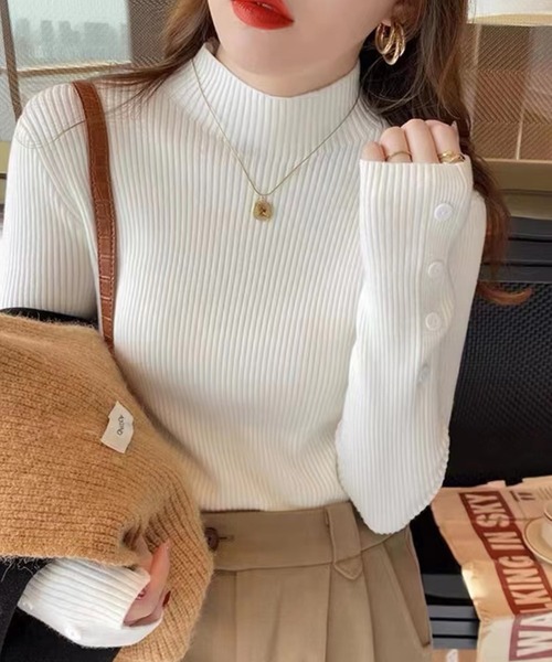 Doula Doula（ドゥーラドゥーラ）の「袖ボタンリブニットトップス（ニット/セーター・レディース・オレンジ/ベージュ/モカ/キャメル/グリーン/ホワイト/ブラウン/グレー/ブルー/ブラック・FREE）」の2枚目の写真