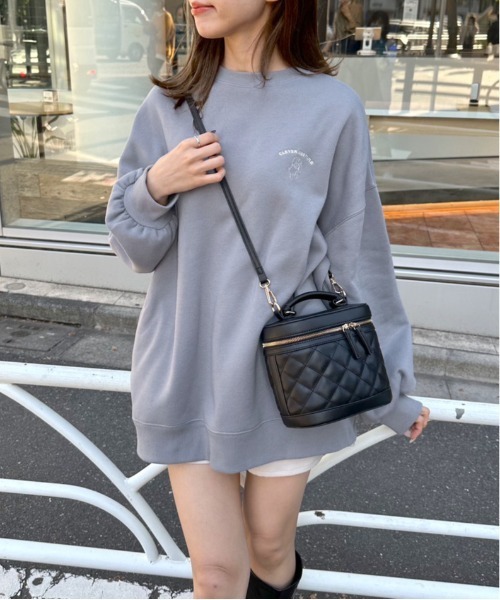 OLIVE des OLIVE（オリーブデオリーブ）の「【WEB限定カラー有】バックプリントDOGチュニックスウェット（スウェット・レディース・グレー/ブラック/ブルー/アイボリー/ミント・FREE）」の16枚目の写真