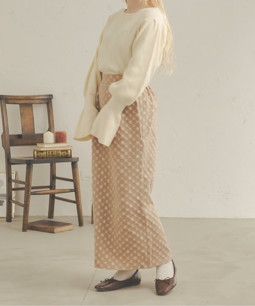 Ambre Neige(アンブルネージュ)の「花柄ジャガードIラインスカート/【WEB/EC限定商品】(スカート・レディース・ベージュ/アイボリー/ブラック・MEDIUM/SMALL)」の19枚目の写真