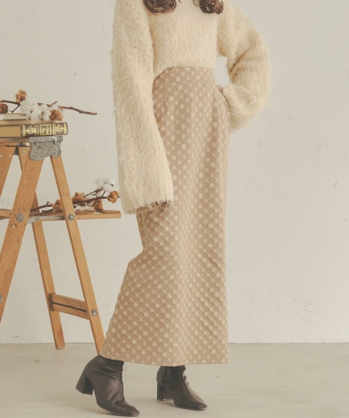 Ambre Neige(アンブルネージュ)の「花柄ジャガードIラインスカート/【WEB/EC限定商品】(スカート・レディース・ベージュ/アイボリー/ブラック・MEDIUM/SMALL)」の16枚目の写真