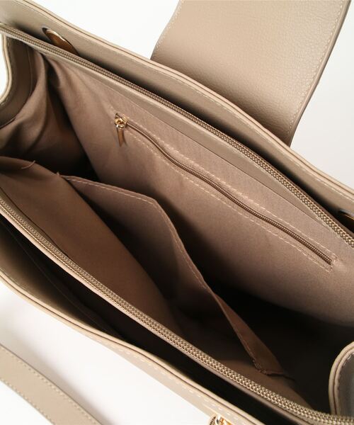 ALTROSE（アルトローズ）の「トートバッグ チェーンバッグ ロゴトート ディアドラ（トートバッグ・レディース・アイボリー/ブラック×シルバー/ブラック×ゴールド/ベージュ・FREE）」の10枚目の写真