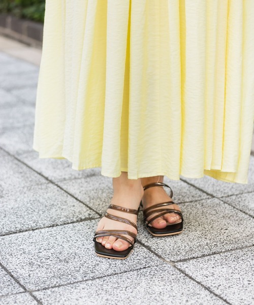 SENSE OF PLACE by URBAN RESEARCH（センスオブプレイスバイアーバンリサーチ）の「PVCアシメサンダル（サンダル・レディース・ベージュ/ホワイト/ブラック・SMALL/MEDIUM/LARGE）」の13枚目の写真