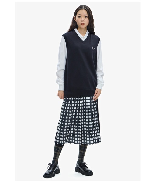 FRED PERRY CLASSIC V-NECK TANK ベスト FRED PERRY（フレッドペリー）の「Classic V-Neck Tank（ベスト