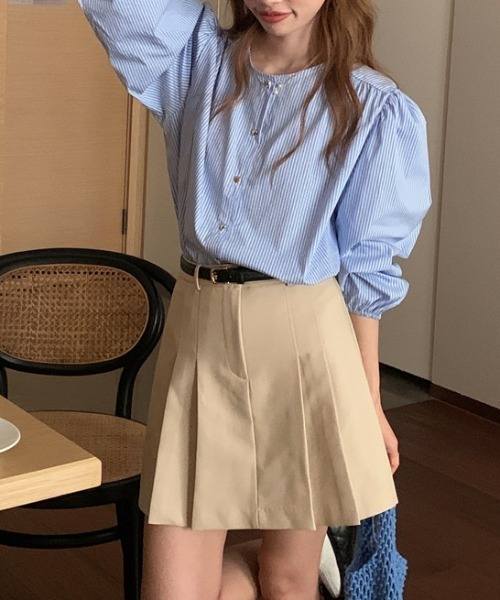 gossip!ロサンゼルス(ゴシップロサンゼルス)の「ベルト付きプリーツミニスカート(スカート・レディース・ベージュ/ブラック・M/S/L)」の2枚目の写真