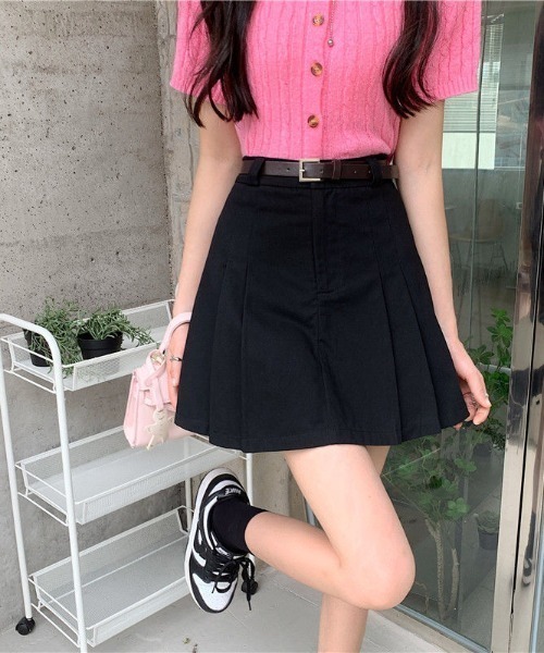 gossip!ロサンゼルス(ゴシップロサンゼルス)の「ベルト付きプリーツミニスカート(スカート・レディース・ベージュ/ブラック・M/S/L)」の1枚目の写真