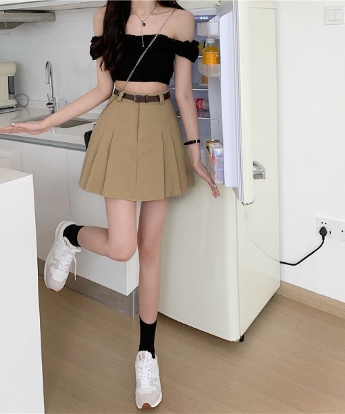 gossip!ロサンゼルス(ゴシップロサンゼルス)の「ベルト付きプリーツミニスカート(スカート・レディース・ベージュ/ブラック・M/S/L)」の7枚目の写真