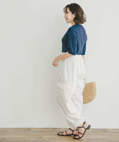 ITEMS URBANRESEARCH（アイテムズ アーバンリサーチ）の「ソウバリハンソデニット（ニット/セーター・レディース・モカ/オフホワイト/ブラック/ブルー・FREE）」の8枚目の写真