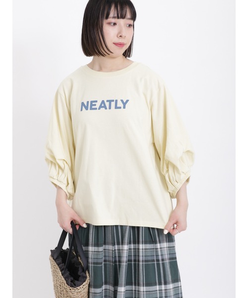 Samansa Mos2(サマンサ モスモス)の「ロゴプリント袖タックTシャツ(Tシャツ/カットソー・レディース・チャコール/イエロー/オフホワイト/グリーン/ピンク・フリ-)」の9枚目の写真