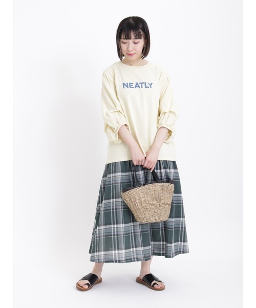 Samansa Mos2(サマンサ モスモス)の「ロゴプリント袖タックTシャツ(Tシャツ/カットソー・レディース・チャコール/イエロー/オフホワイト/グリーン/ピンク・フリ-)」の10枚目の写真