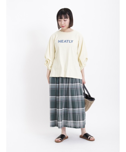 Samansa Mos2(サマンサ モスモス)の「ロゴプリント袖タックTシャツ(Tシャツ/カットソー・レディース・チャコール/イエロー/オフホワイト/グリーン/ピンク・フリ-)」の12枚目の写真