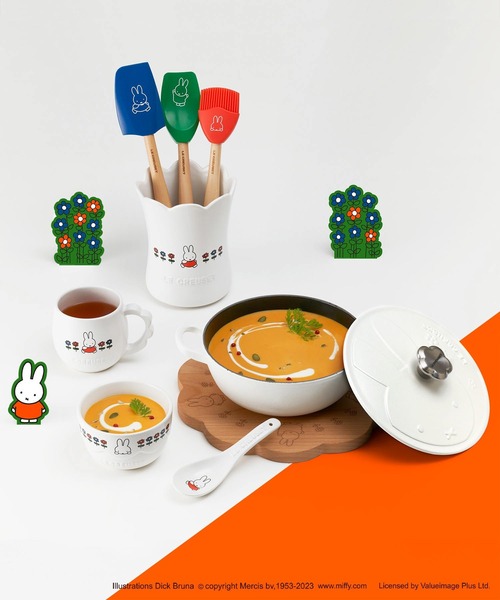 未使用品 ルクルーゼ ミッフィー ココットフルール ビーチウッドトレイ 鍋 鍋敷 miffy × LE CREUSET コラボアイテム大好評発売中！｜お知らせ