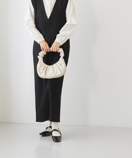 menue(メヌエ)の「オールウェザー 2Wayビジュー ストラップ メリージェーンパンプス(パンプス・レディース・ブラック/レッド/ベージュ系その他/ブラック系その他/イエロー・21.5cm/22.0cm/22.5cm/23.0cm/23.5cm/24.0cm/24.5cm/25.0cm/25.5cm/26.0cm/26.5cm)」の14枚目の写真