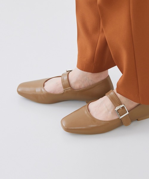 menue(メヌエ)の「オールウェザー 2Wayビジュー ストラップ メリージェーンパンプス(パンプス・レディース・ブラック/レッド/ベージュ系その他/ブラック系その他/イエロー・21.5cm/22.0cm/22.5cm/23.0cm/23.5cm/24.0cm/24.5cm/25.0cm/25.5cm/26.0cm/26.5cm)」の18枚目の写真