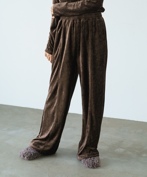 earthy（アーシー）の「【レピュール加工】ベロアイージーパンツ