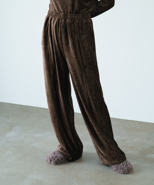 earthy（アーシー）の「【レピュール加工】ベロアイージーパンツ