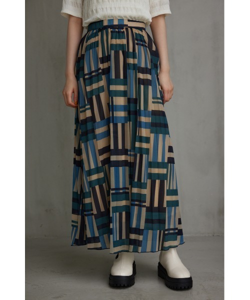 AZUL by moussy(アズールバイマウジー)の「ジオメトリック柄スカート(スカート・レディース・グリーン系その他/レッド系その他・FREE)」の6枚目の写真