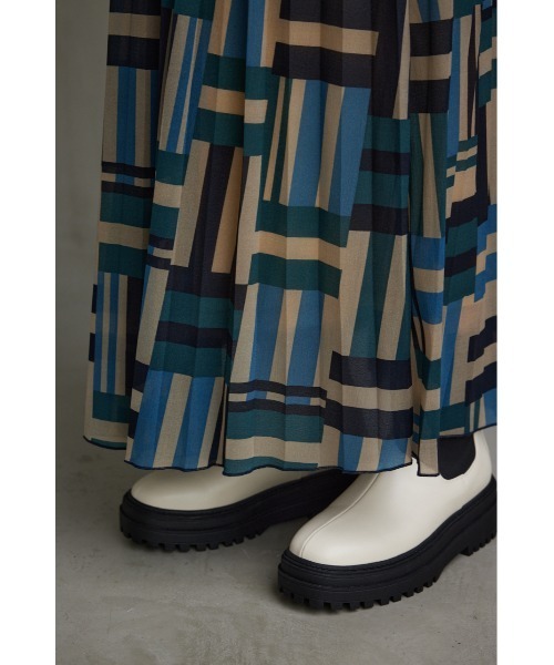AZUL by moussy(アズールバイマウジー)の「ジオメトリック柄スカート(スカート・レディース・グリーン系その他/レッド系その他・FREE)」の11枚目の写真