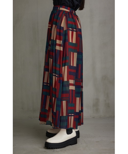 AZUL by moussy(アズールバイマウジー)の「ジオメトリック柄スカート(スカート・レディース・グリーン系その他/レッド系その他・FREE)」の16枚目の写真