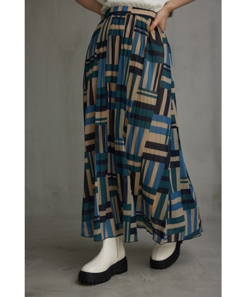 AZUL by moussy(アズールバイマウジー)の「ジオメトリック柄スカート(スカート・レディース・グリーン系その他/レッド系その他・FREE)」の3枚目の写真