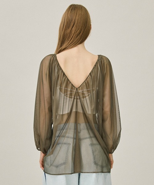 PUBLIC TOKYO（パブリックトウキョウ）の「チュールギャザーシアーブラウス（シャツ/ブラウス・レディース・カーキ/アイボリー・FREE）」の3枚目の写真