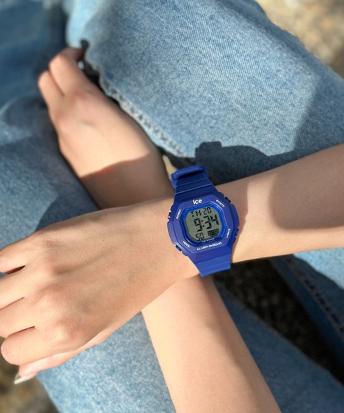 ICE WATCH（アイスウォッチ）の「「Ice-Watch アイスウォッチ」ICE digit ultra　アイスデジット　ウルトラ　ユニセックス（デジタル腕時計・レディース・ホワイト/ピンク/グリーン/パープル/ダークブルー/レッド/オレンジ/ライトブルー/イエロー/ブラック・32mm）」の6枚目の写真
