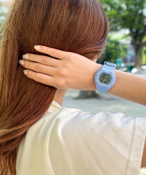 ICE WATCH（アイスウォッチ）の「「Ice-Watch アイスウォッチ」ICE digit ultra　アイスデジット　ウルトラ　ユニセックス（デジタル腕時計・レディース・ホワイト/ピンク/グリーン/パープル/ダークブルー/レッド/オレンジ/ライトブルー/イエロー/ブラック・32mm）」の5枚目の写真