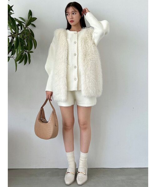 dazzlin(ダズリン)の「レトロニットショートパンツ(その他パンツ・レディース・オフホワイト/チャコールグレー/グリーン/ベージュ・FREE)」の12枚目の写真