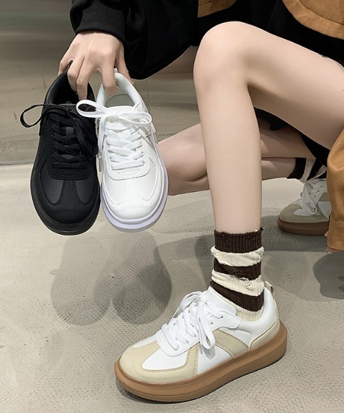 Shoes in Closet（シューズインクローゼット）の「超軽量 厚底 ジャーマントレーナータイプ  スニーカー 6883（スニーカー・レディース・ブラック/ホワイト/ホワイト系1・L/M/S/LL）」の6枚目の写真