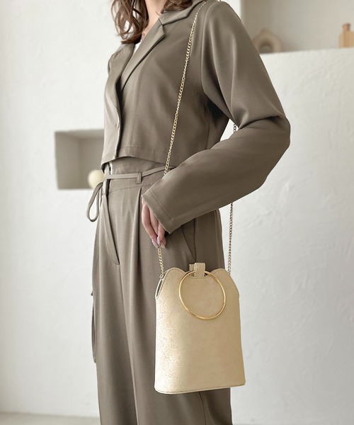 apres jour clair(アプレジュールクレア)の「【apres jour clair】リングハンドルバッグ【ZOZOTOWN限定アイテム】(ハンドバッグ・レディース・アイボリー/ブラック・フリ-)」の4枚目の写真