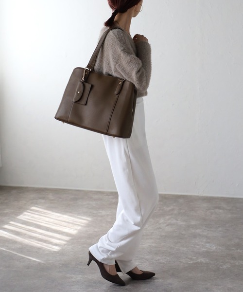 GUSCIO(グッシオ)の「【グッシオ ゴールドラベル】ビジネストートバッグ PC/A4対応 パスケース付(トートバッグ・レディース・ブラック/グレイッシュベージュ/カーキ/ネイビー・FREE)」の15枚目の写真