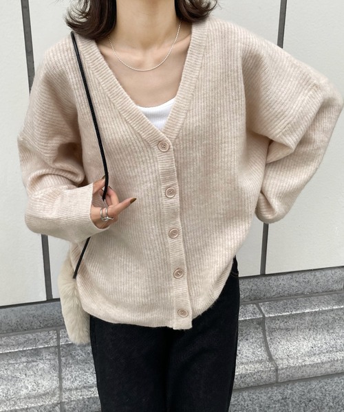 Chillfar（チルファー）の「ベーシックオーバーサイズニットカーディガン（カーディガン/ボレロ・レディース・ピンク/アイボリー/ブルー/ブラック/レッド・FREE）」の7枚目の写真