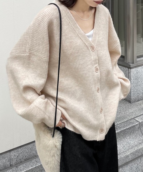 Chillfar（チルファー）の「ベーシックオーバーサイズニットカーディガン（カーディガン/ボレロ・レディース・ピンク/アイボリー/ブルー/ブラック/レッド・FREE）」の8枚目の写真