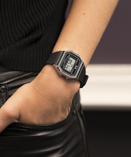 ICE WATCH（アイスウォッチ）の「「Ice-Watch アイスウォッチ」ICE digit retro アイスデジット レトロ　#2（デジタル腕時計・レディース・ダークグリーン/ネイビー/ブラック×ゴールド/ブラック×シルバー/ブラウン/レッド/アイボリー/ライトブルー・32mm）」の3枚目の写真