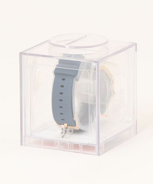 ICE WATCH（アイスウォッチ）の「「Ice-Watch アイスウォッチ」ICE digit retro アイスデジット レトロ　#2（デジタル腕時計・レディース・ダークグリーン/ネイビー/ブラック×ゴールド/ブラック×シルバー/ブラウン/レッド/アイボリー/ライトブルー・32mm）」の11枚目の写真