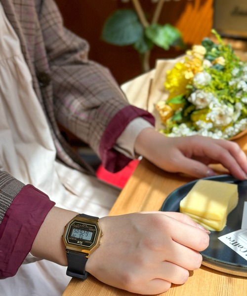 ICE WATCH（アイスウォッチ）の「「Ice-Watch アイスウォッチ」ICE digit retro アイスデジット レトロ　#2（デジタル腕時計・レディース・ダークグリーン/ネイビー/ブラック×ゴールド/ブラック×シルバー/ブラウン/レッド/アイボリー/ライトブルー・32mm）」の14枚目の写真
