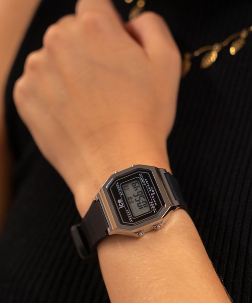 ICE WATCH（アイスウォッチ）の「「Ice-Watch アイスウォッチ」ICE digit retro アイスデジット レトロ　#2（デジタル腕時計・レディース・ダークグリーン/ネイビー/ブラック×ゴールド/ブラック×シルバー/ブラウン/レッド/アイボリー/ライトブルー・32mm）」の19枚目の写真